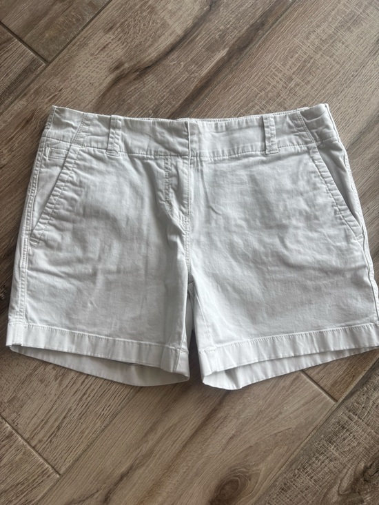Vineyard Vines Pants - Vineyard Vines light kahaki Women's Cotton Bermuda Shorts great condition